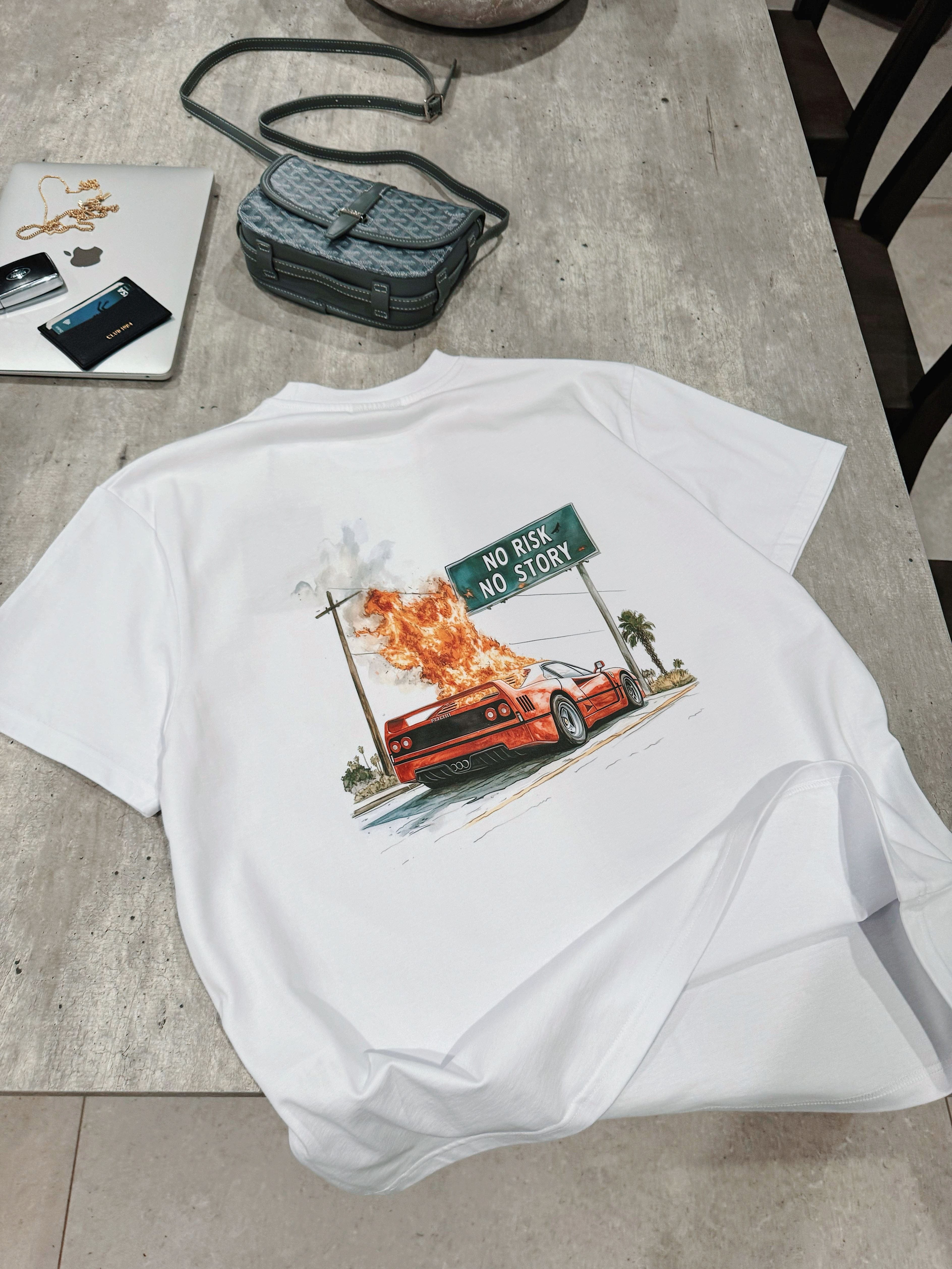 CLUB 1984. Burn Out T-shirt - White T-Shirt