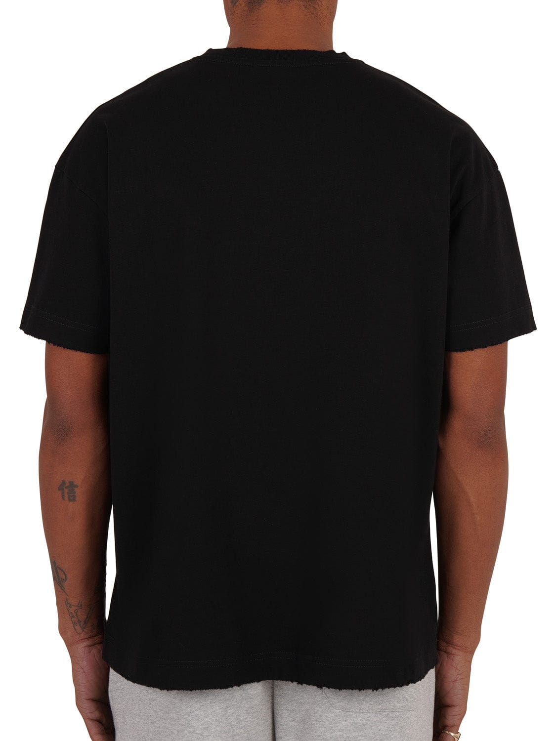 CLUB 1984. Hidden Hills Distressed T-Shirt - Black T-Shirt