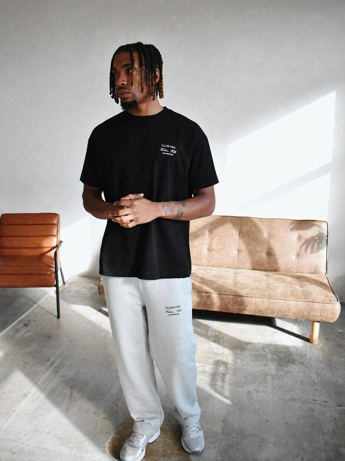 CLUB 1984. Hidden Hills Distressed T-Shirt - Black T-Shirt