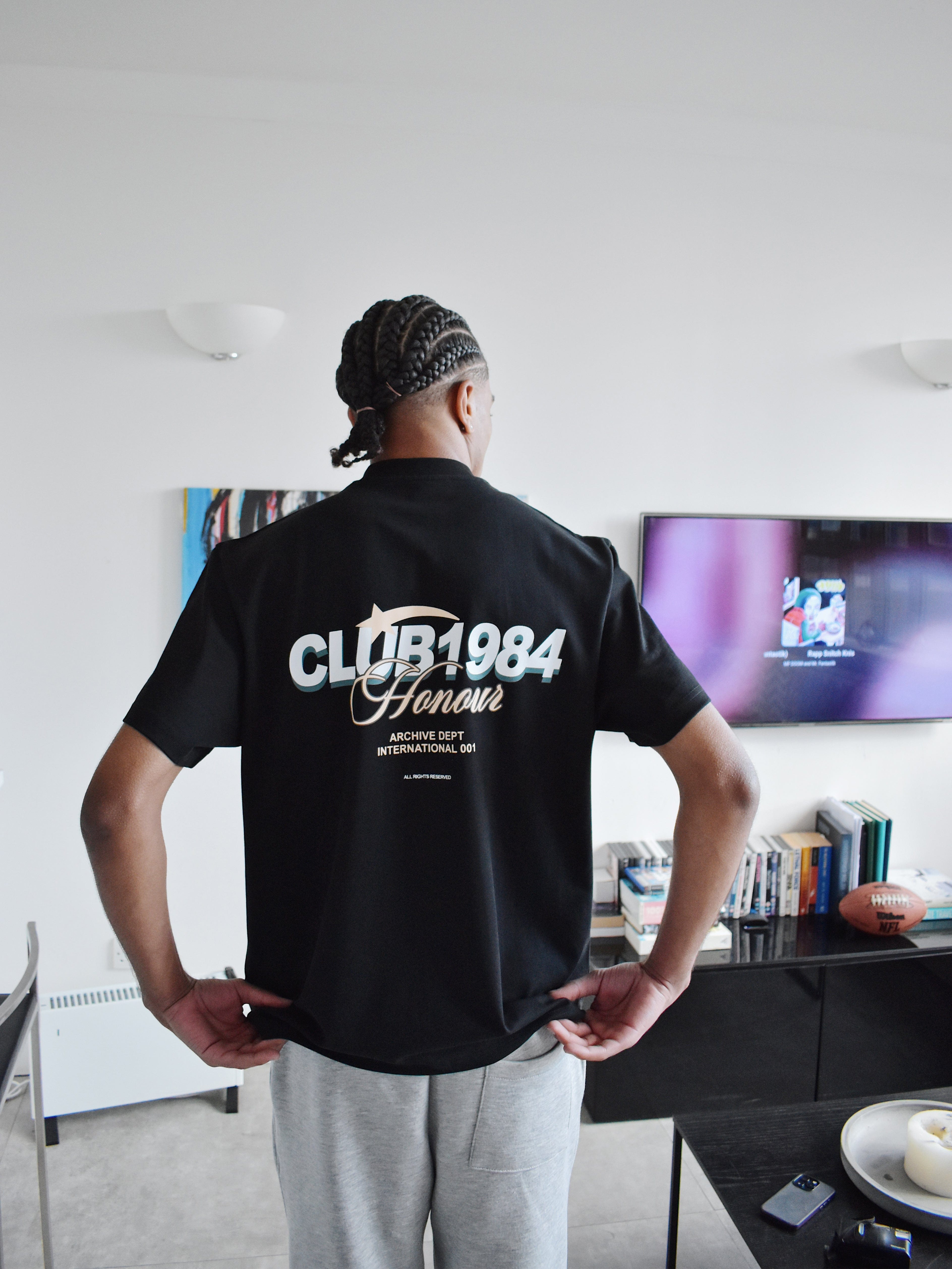 CLUB 1984. Honour T-shirt - Black T-Shirt