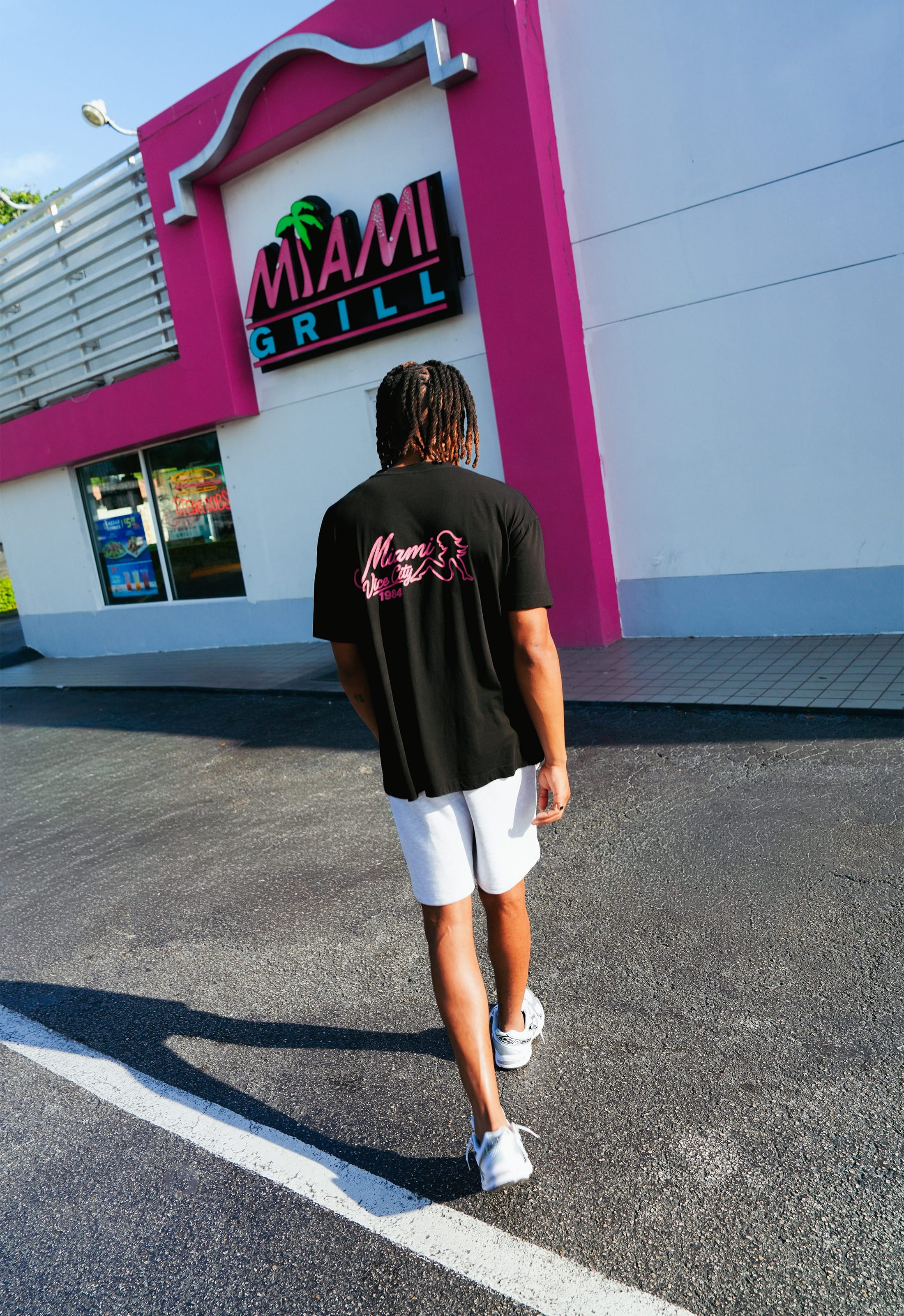 CLUB 1984. Miami Nights T-shirt - Black T-Shirt