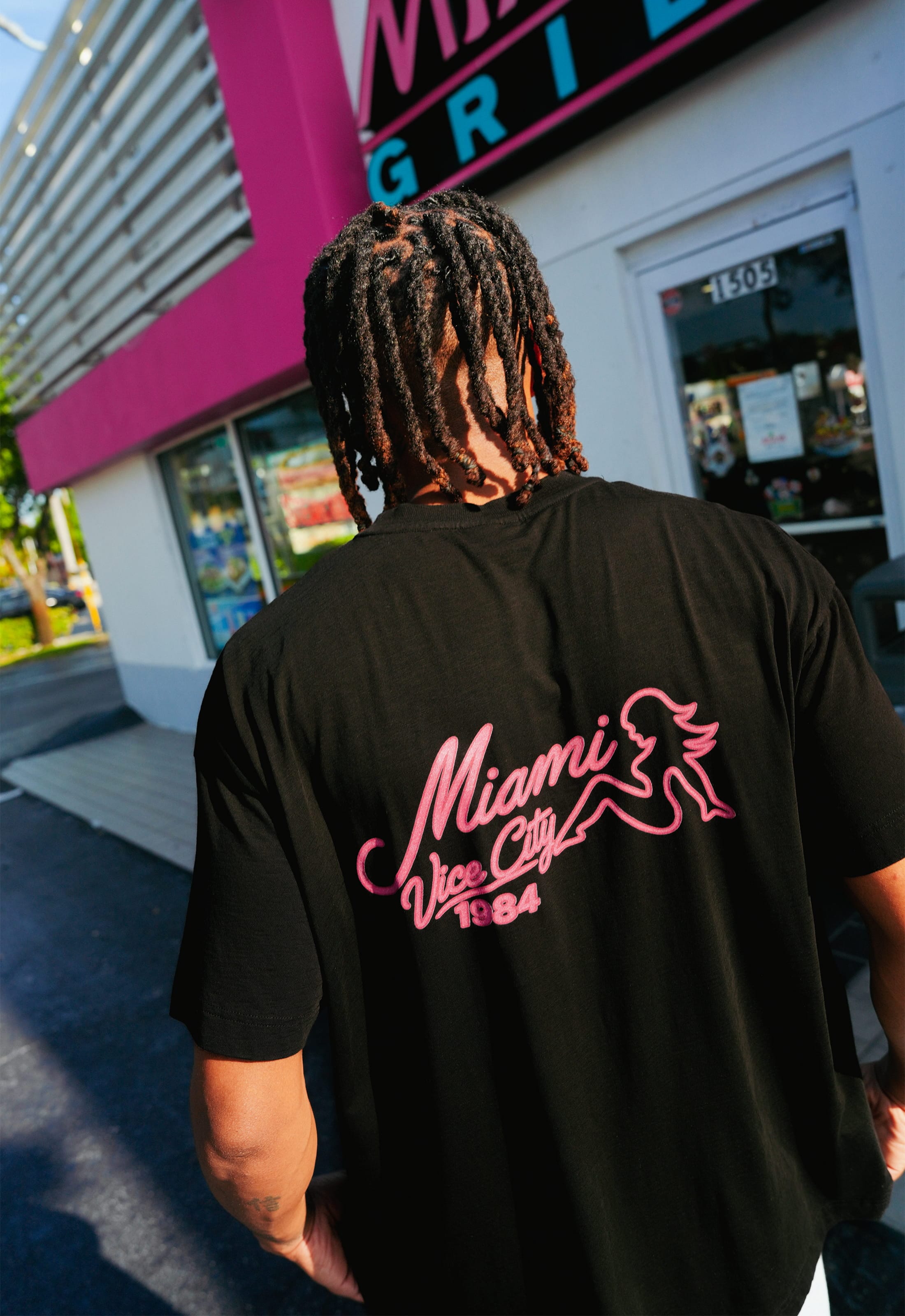 CLUB 1984. Miami Nights T-shirt - Black T-Shirt