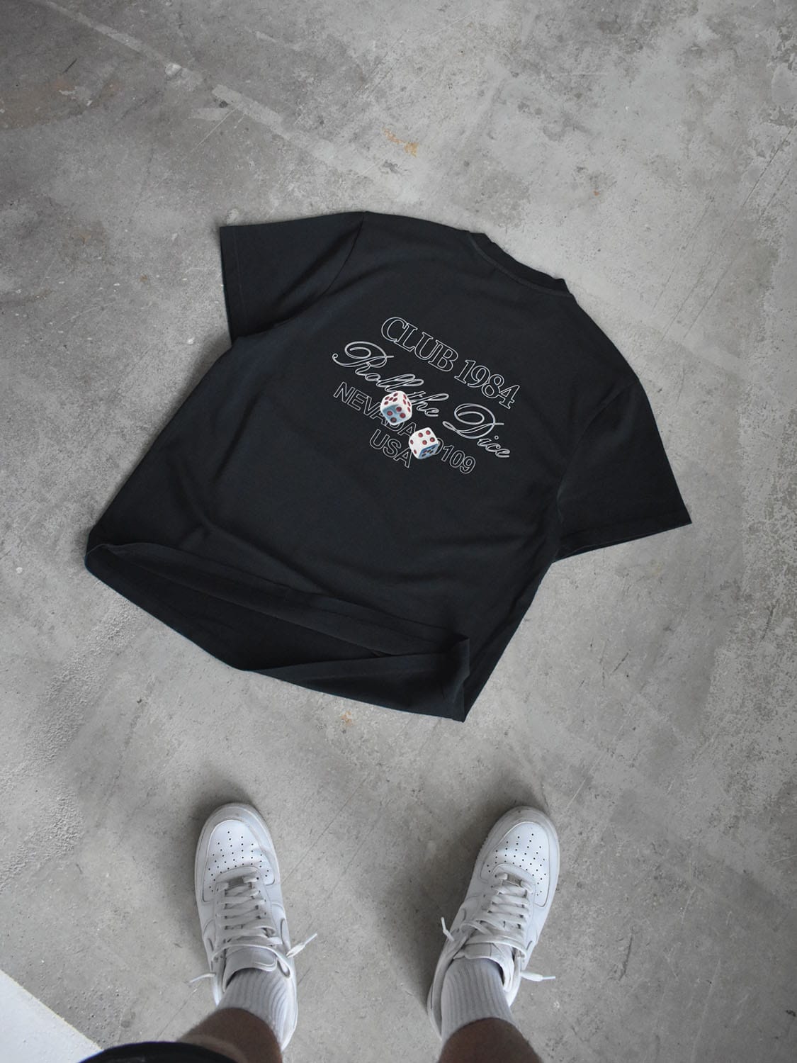 CLUB 1984. Roll The Dice T-shirt - Washed Black T-Shirt