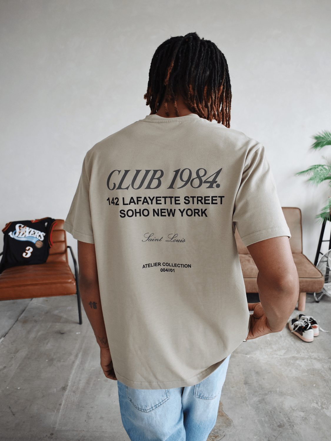 CLUB 1984. Soho T-shirt - Dark Taupe T-Shirt