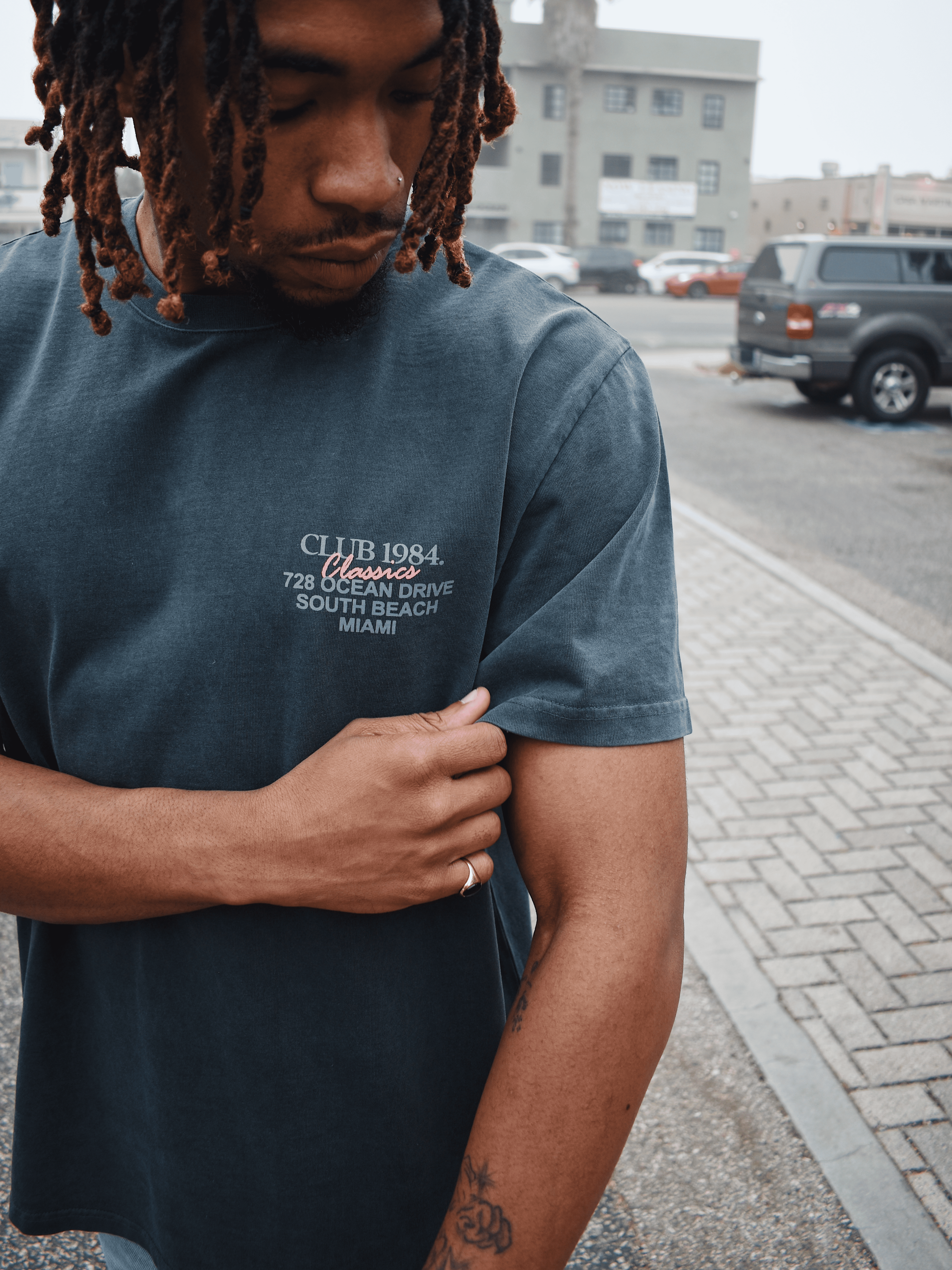 CLUB 1984. Vice City T-shirt - Washed Grey T-Shirt