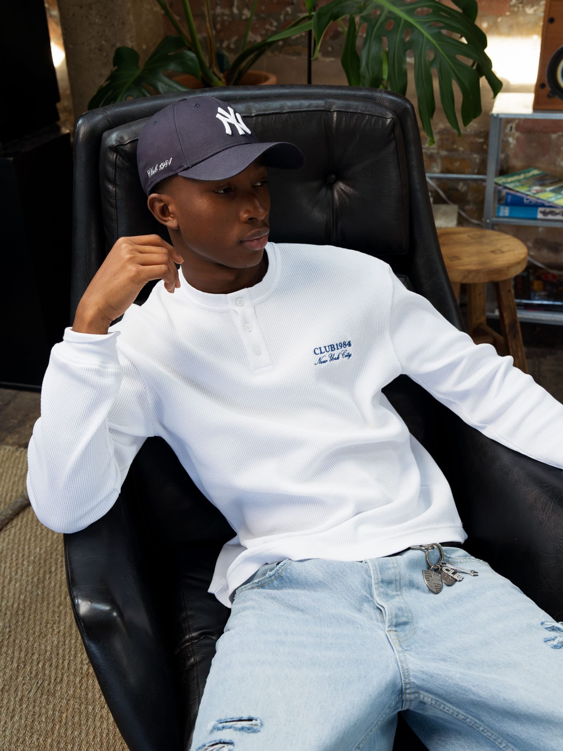 CLUB 1984. Bronx Waffle LS Henley - White T-Shirt