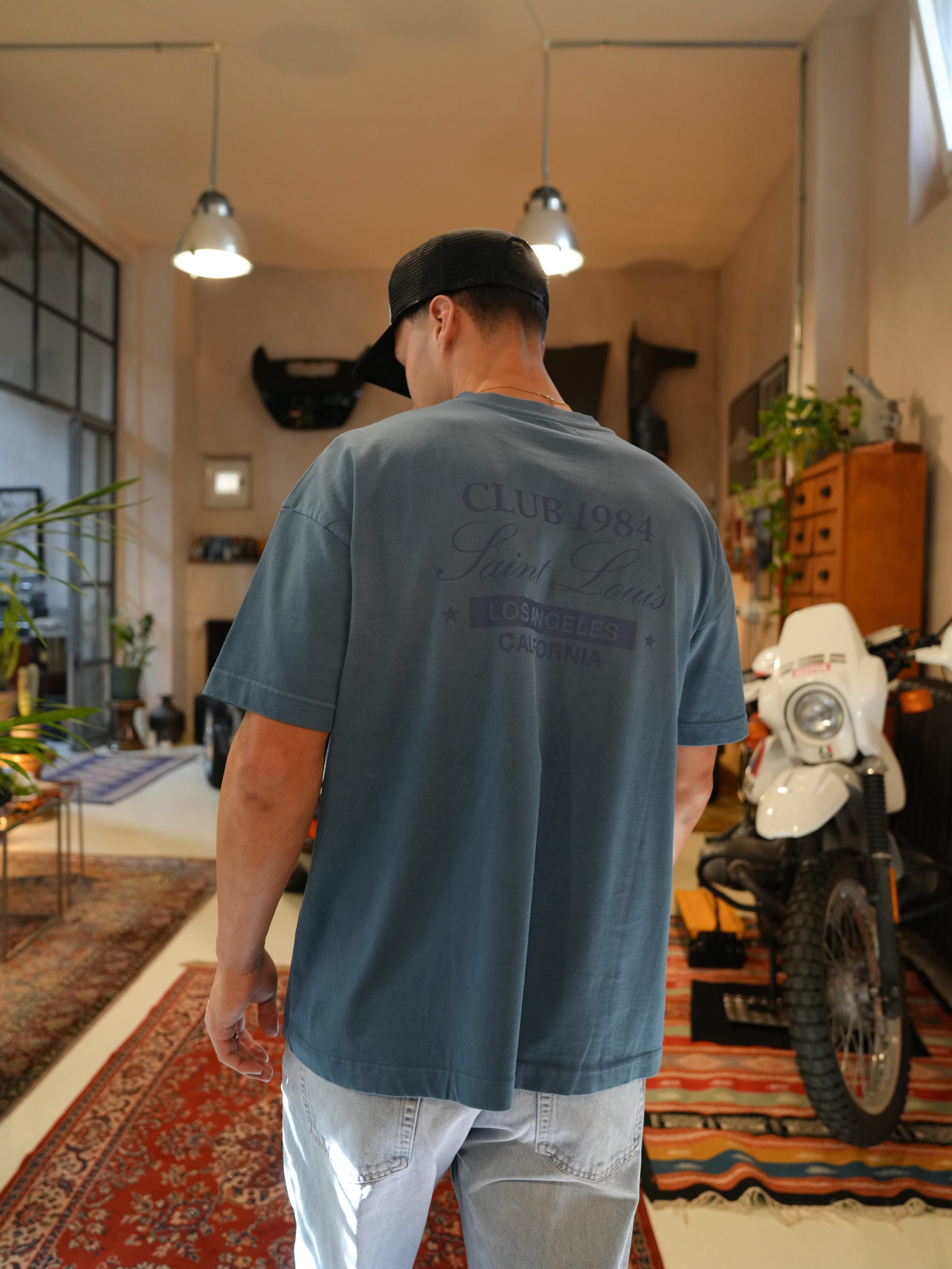 CLUB 1984. CA T-shirt - Washed Navy T-Shirt