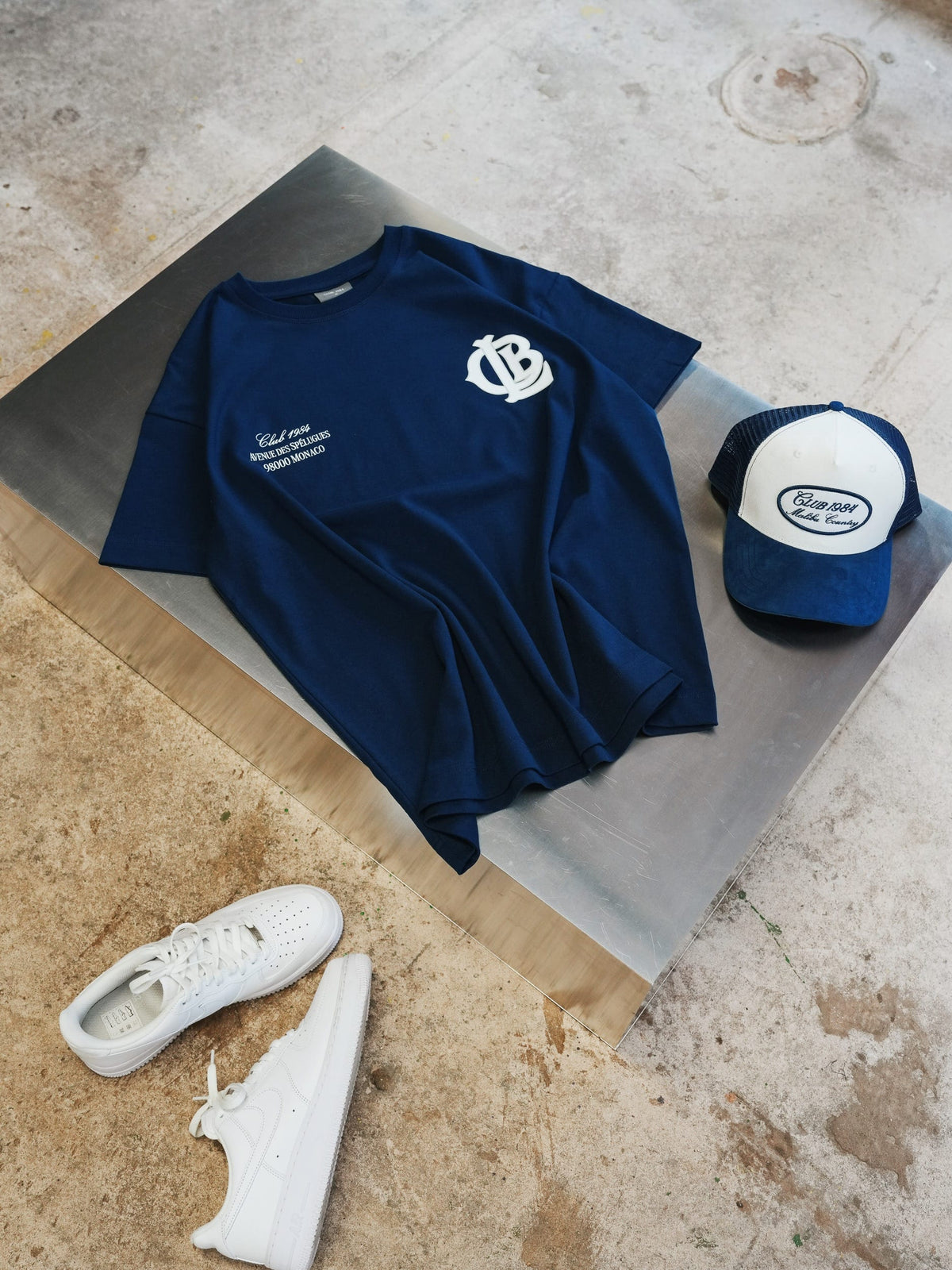 CLUB 1984. CLB T-shirt - Navy T-Shirt