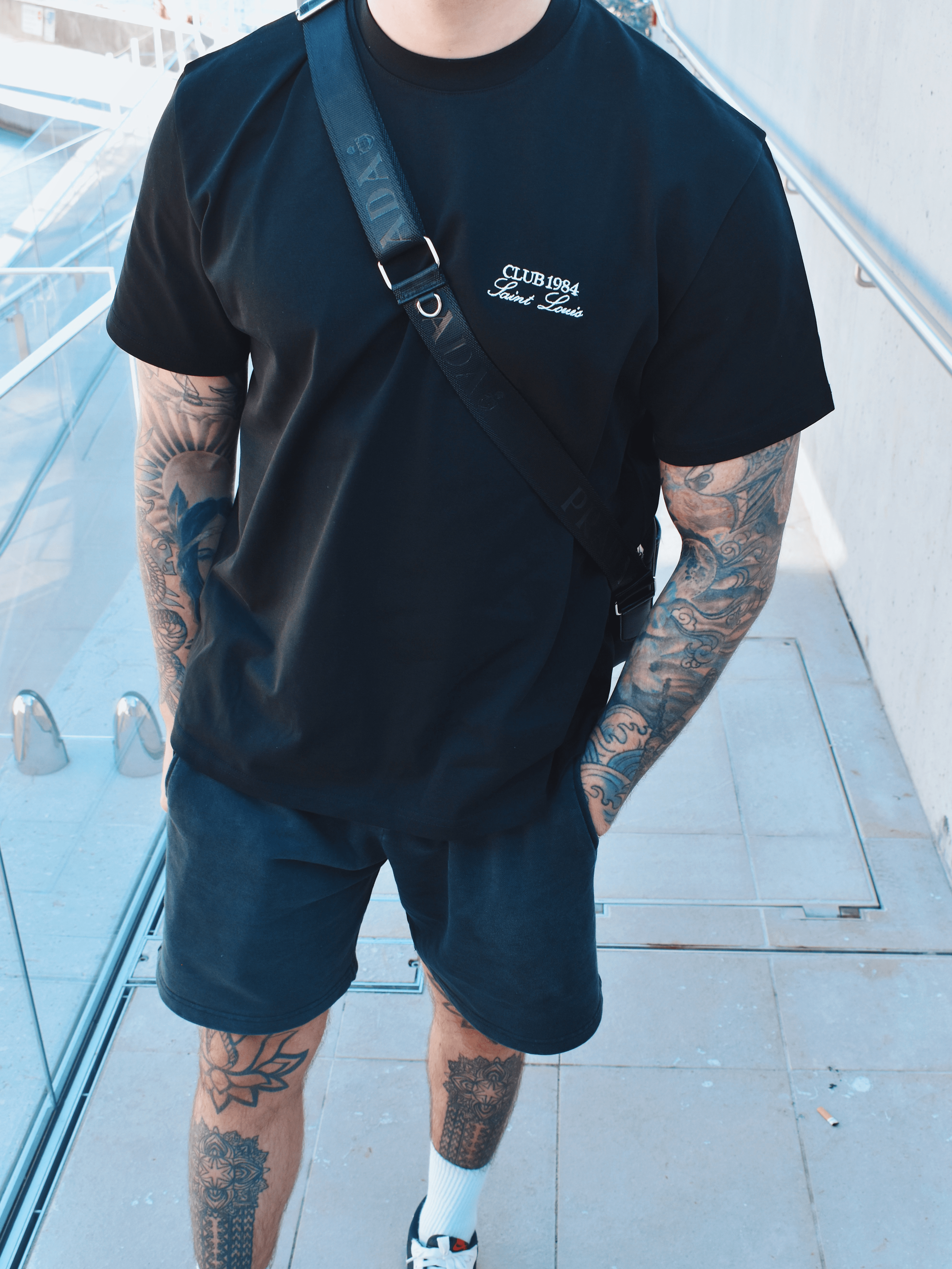 CLUB 1984. Essential T-shirt - Black T-Shirt