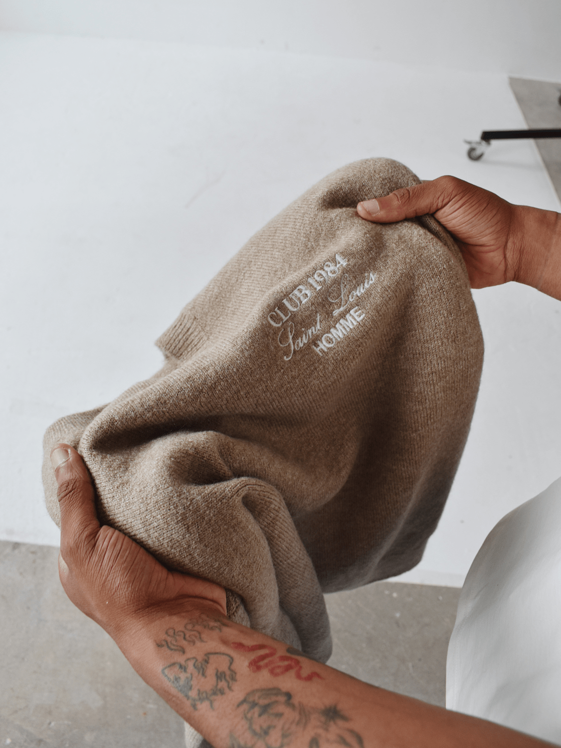 CLUB 1984. Homme Knitted Sweatshirt - Mocha Sweatshirt