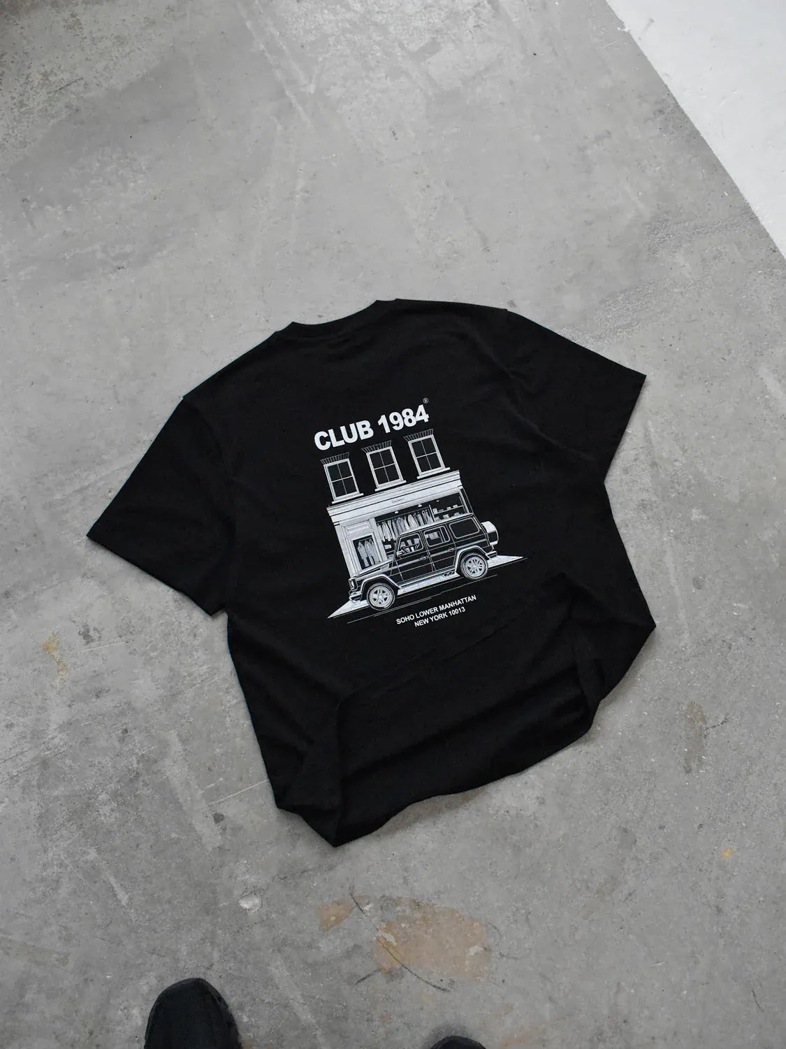 CLUB 1984. Manhattan T-shirt - Black T-Shirt