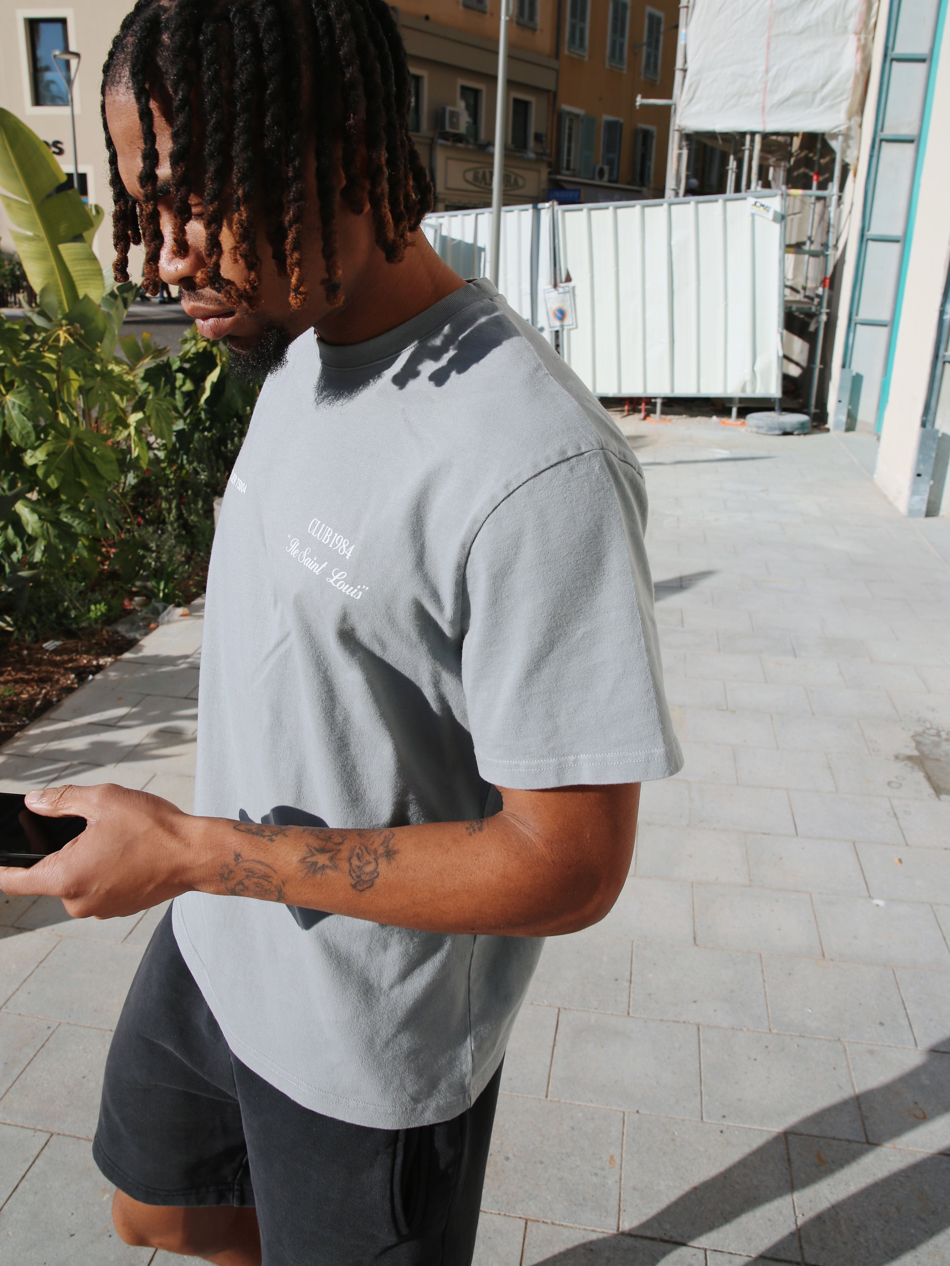 CLUB 1984. Signature T-shirt - Washed Light Grey T-Shirt