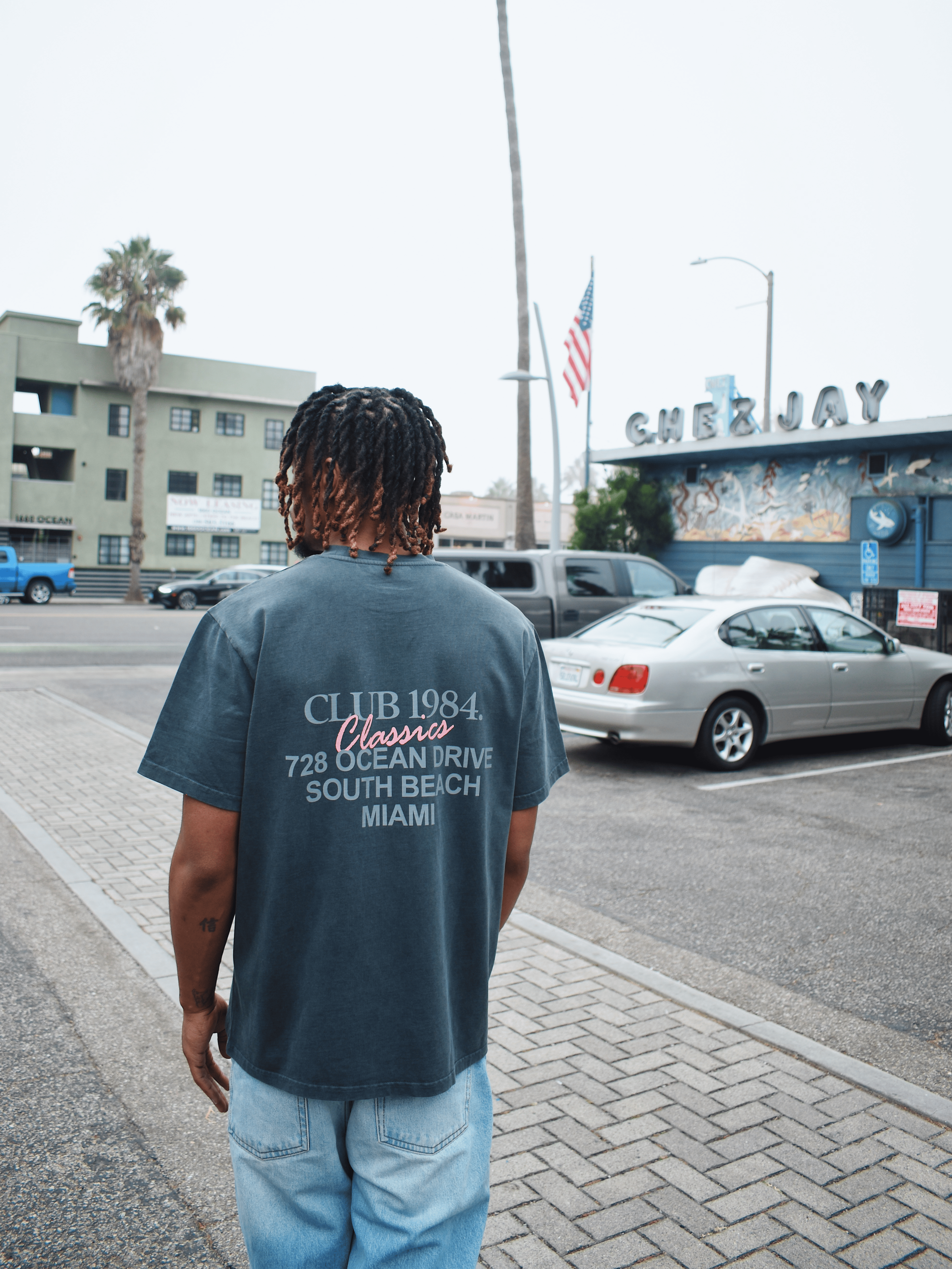 CLUB 1984. Vice City T-shirt - Washed Grey T-Shirt